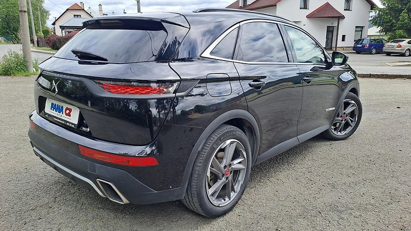 DS Automobiles DS7 Crossback E-Tense 4x4 PERFORMANCE Line - fotka 6 z 27