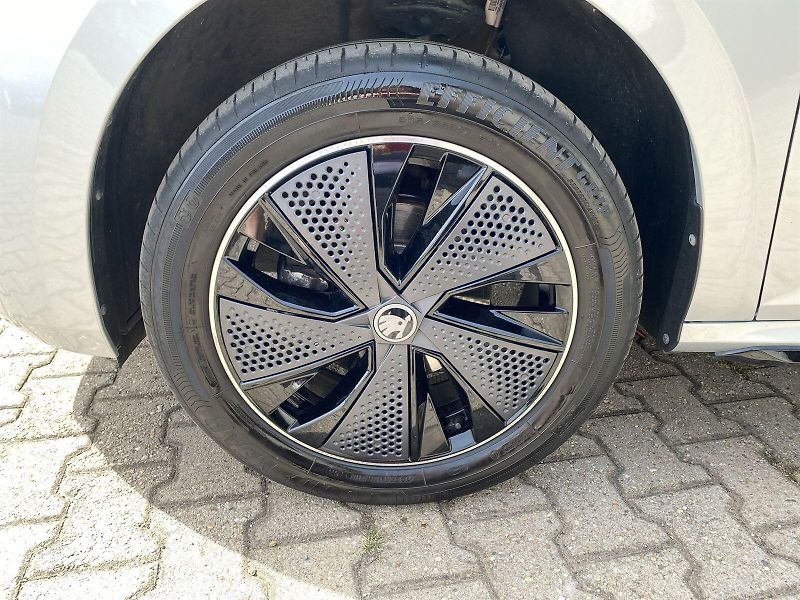 Škoda Kamiq (2025) 1.5 TSI DSG Monte Carlo - fotka 30 z 34
