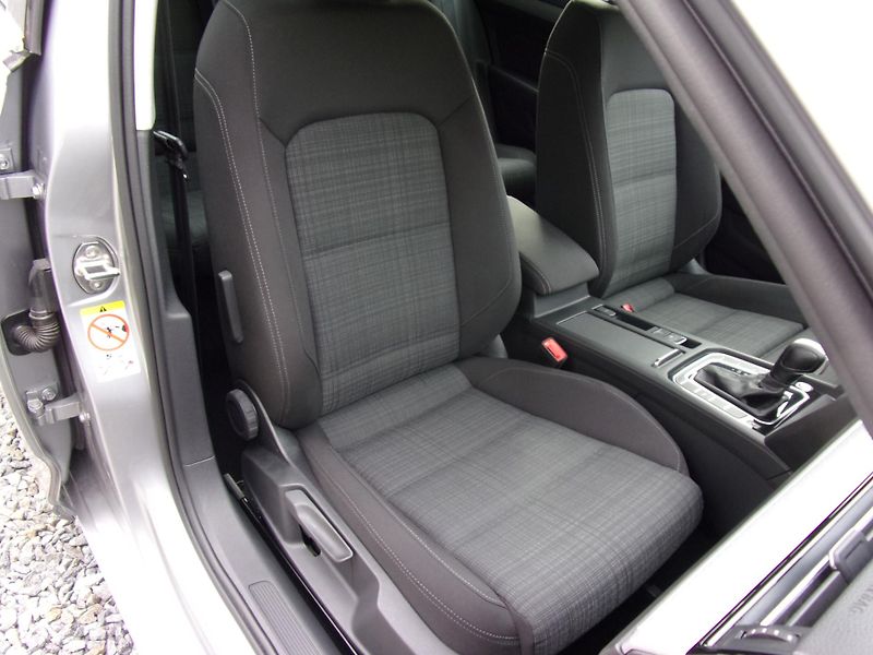 Volkswagen Passat (2019) 2.0TDi 110kW BUSINESS DSG SERV - fotka 24 z 24