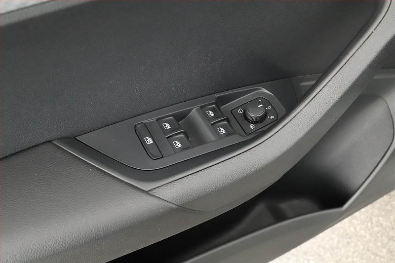 Škoda Karoq (2024) 2.0 TDI - fotka 21 z 23