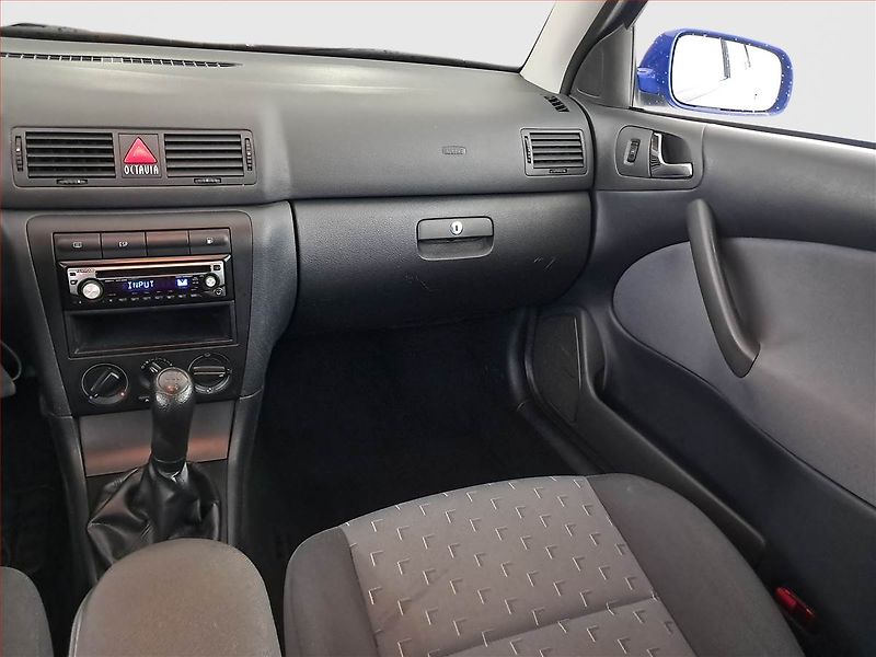 Škoda Octavia (2009) 1.6, ČR,1.maj, Serv.kniha - fotka 8 z 16