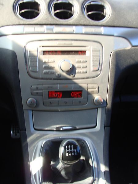 Ford S-MAX 2.2 TDCi,129 kW,klima,nová STK - fotka 10 z 20