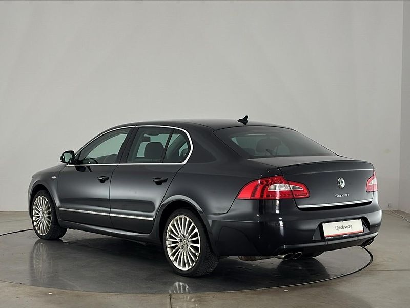 Škoda Superb L&K - fotka 15 z 26
