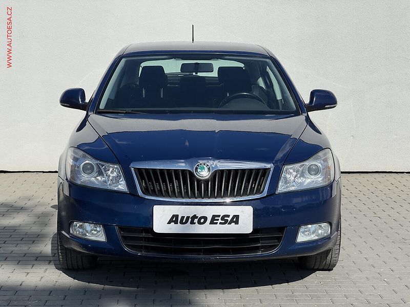 Škoda Octavia (2011) 1.2TSi, 1.maj,ČR, Ambiente - fotka 2 z 15