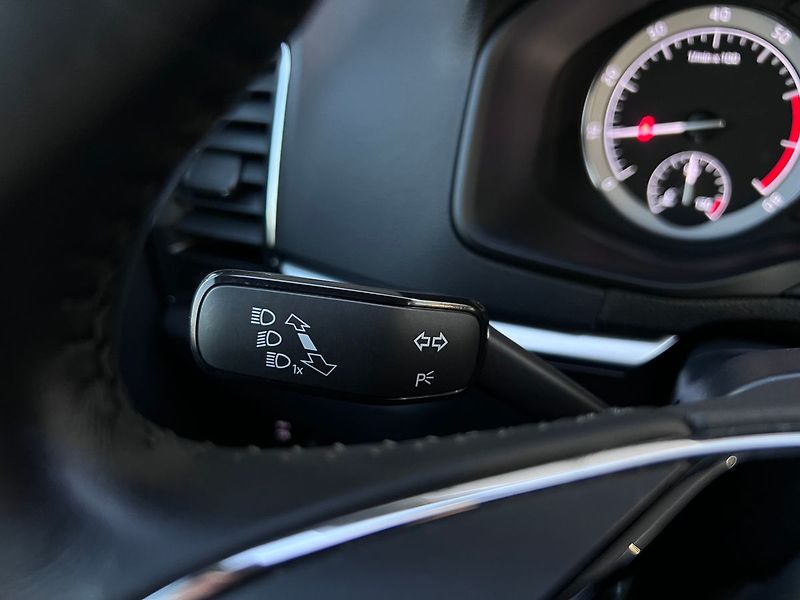 Škoda Karoq 1.0 TSI-Ambition P.KAMERA - fotka 25 z 98
