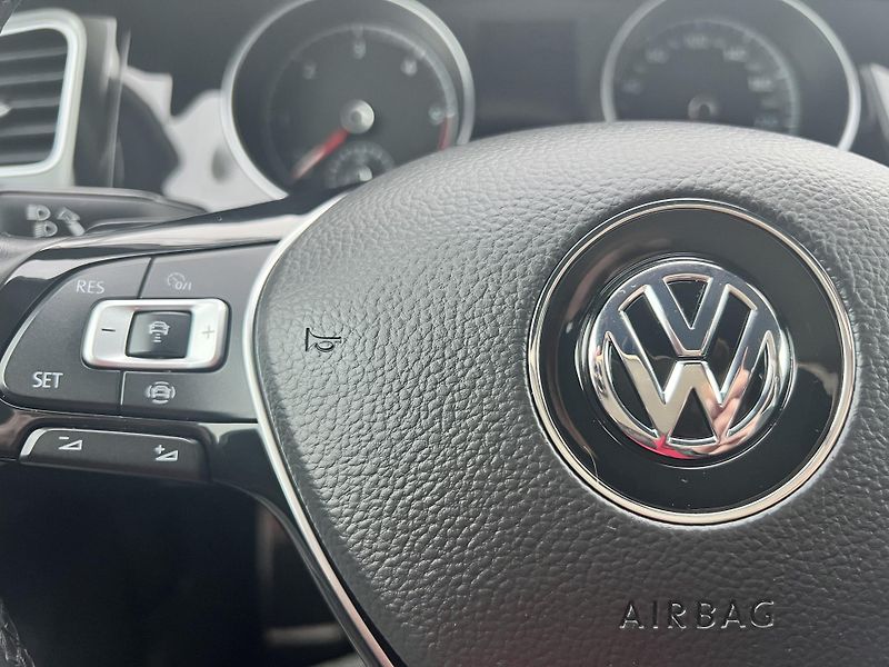 Volkswagen Golf IQ.DRIVE 1.6TDi DSG KLIMA ALU - fotka 15 z 55
