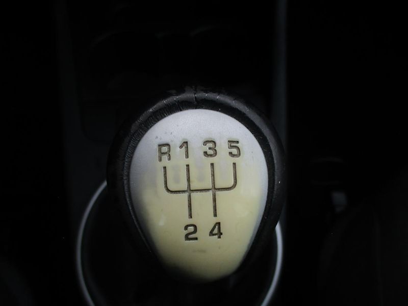 Škoda Fabia 1.6i SCOUT - fotka 25 z 32