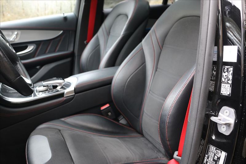 Mercedes-Benz GLC 3,0 43 AMG, Automat, Tažné - fotka 26 z 61