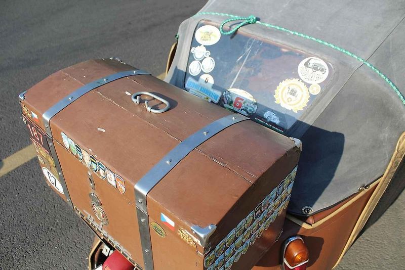 V retro auto muzeu Veteráni Litvínov měli ve středu zastávkou účastníci Velorex čundru 2024 na svém putování po severních Čechách. S nejstarším Velorexem z roku 1962 jede Petr Žůrek ze Světlé nad Sázavou.