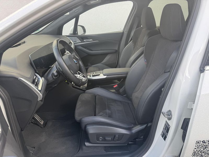 BMW Řada 2 218i Active Tourer M-Sport - fotka 7 z 17