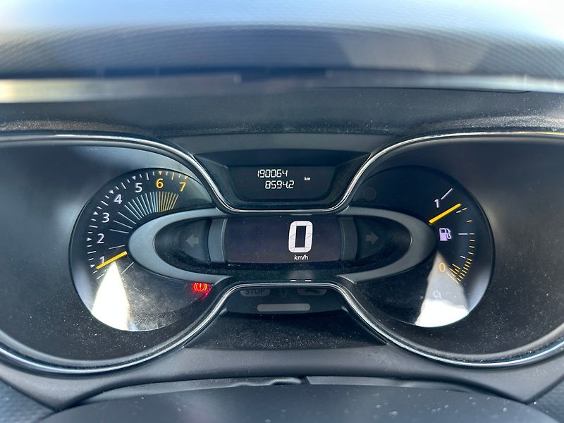 Renault Captur (2014) 0,9Tce 66kw - fotka 13 z 21
