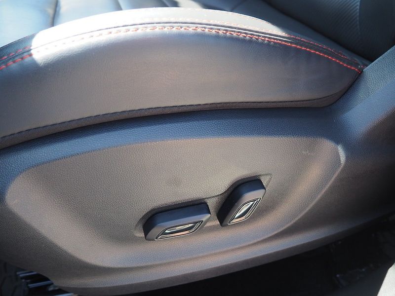 MG ZS (2023) 1.0T 82kW Elegance 1.Maj, Pano - fotka 19 z 37