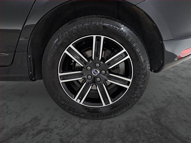 Volvo XC60 (2017) D4, 4X4, Automat, Serv.kniha - fotka 15 z 19