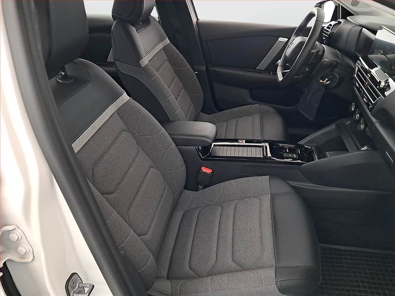 Citroën C4 X (2023) Feel Pack 1.2 PureTech - fotka 9 z 19