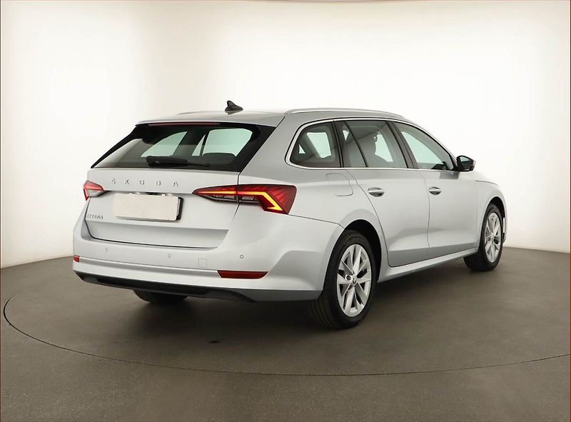 Škoda Octavia (2021) Style 2.0 TDI, Automat, ČR - fotka 5 z 16