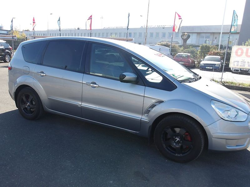Ford S-MAX 2,0i 107kW ! KRASAVEC !!! - fotka 8 z 32