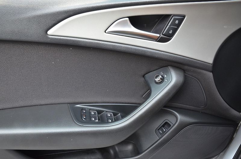 Audi A6 (2013) Avant 3.0 TDi 150kW AT / XENON - fotka 25 z 42