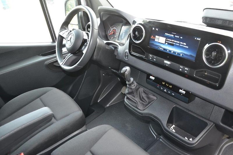 Mercedes-Benz Sprinter 317 XL výbava 22.000 km  - fotka 24 z 33