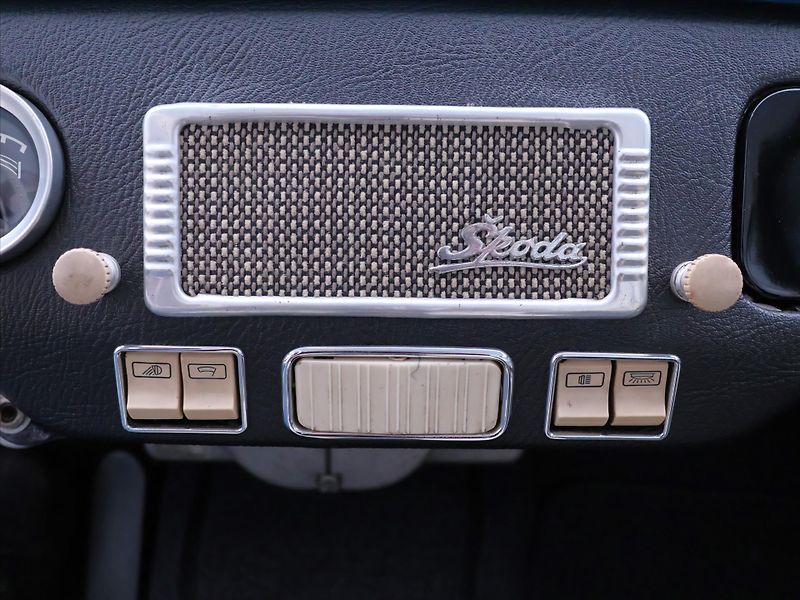 Škoda Ostatní 1,2 40kW Hardtop Renovace - fotka 19 z 29
