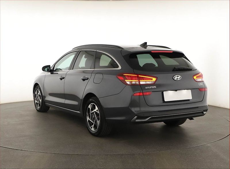 Hyundai i30 (2026) 1.0 T-GDI, Style, Navigace - fotka 4 z 20