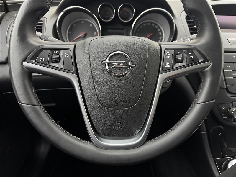 Opel Insignia 2,0 CDTi LED VÝHŘEV 2XKOLA ČR - fotka 9 z 33
