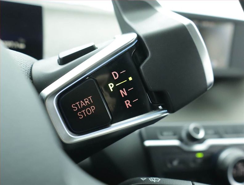 BMW i3 (2014) 60Ah BEV, SoH 74%, Automat - fotka 13 z 19