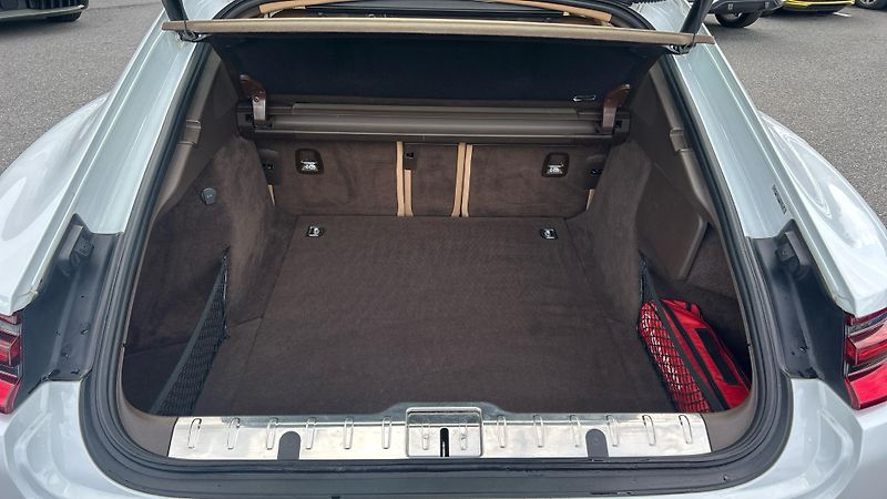 Porsche Panamera 4S Diesel 3956ccm  310kW 422PS - fotka 24 z 30