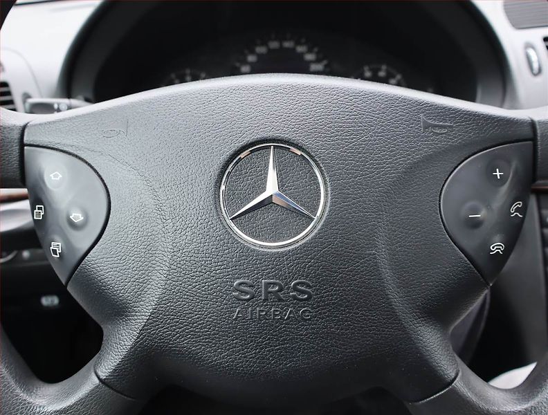 Mercedes-Benz Třídy E (2002) Classic E 240 , Tempomat - fotka 16 z 16