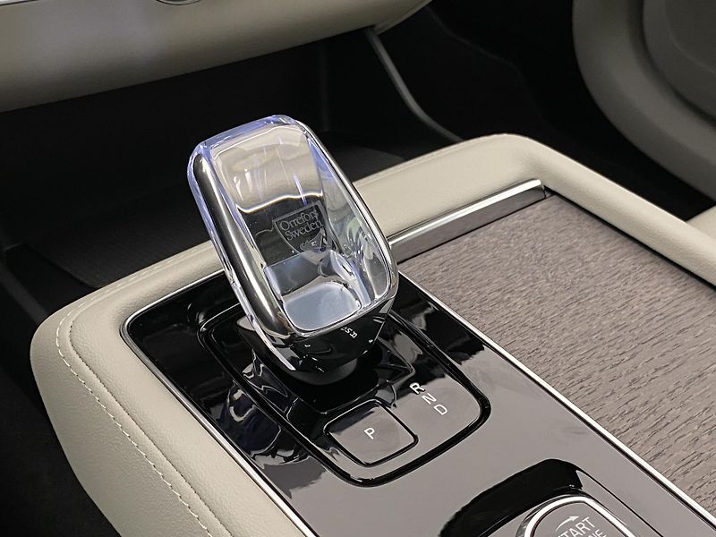 Volvo XC90 (2026) T8 AWD Plug-in BRIGHT PLUS 7m - fotka 37 z 71