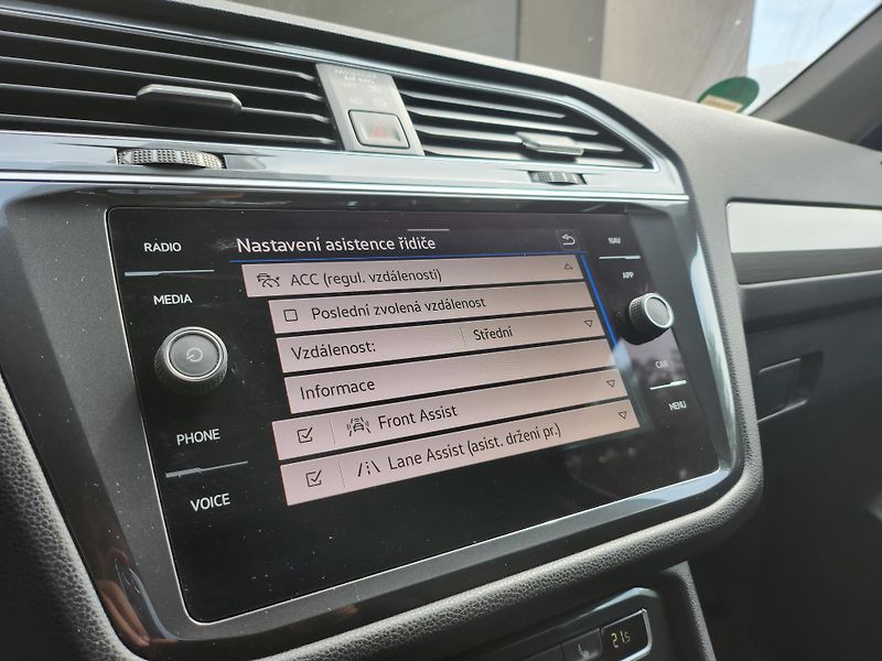 Volkswagen Tiguan Comfortline 2.0 TDI 147kw DSG - fotka 12 z 26