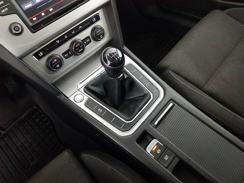 Volkswagen Passat (2016) Comfortline 1.6 TDI, Tempomat - fotka 13 z 20