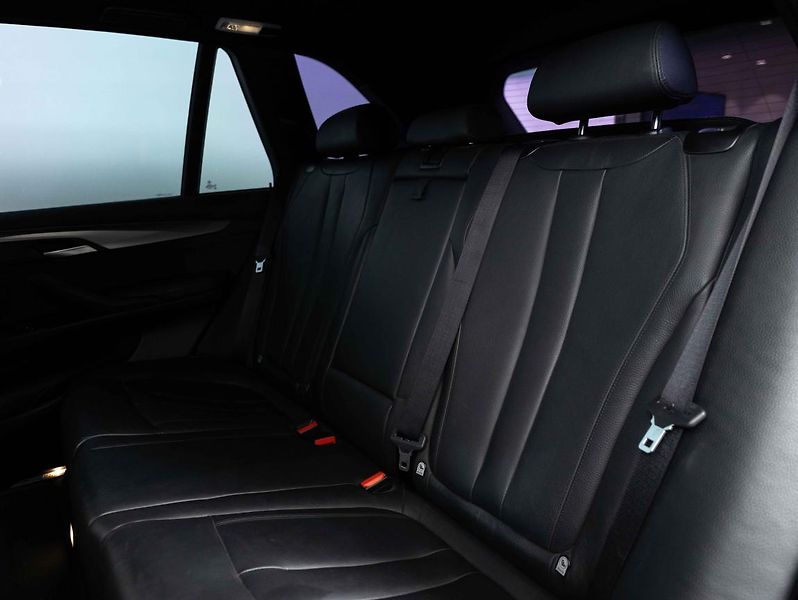 BMW X5 xDrive30d - fotka 20 z 23