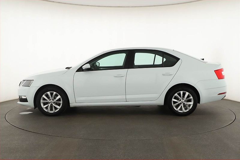 Škoda Octavia (2019) Ambition 1.5 TSI, ČR,1.maj - fotka 3 z 12