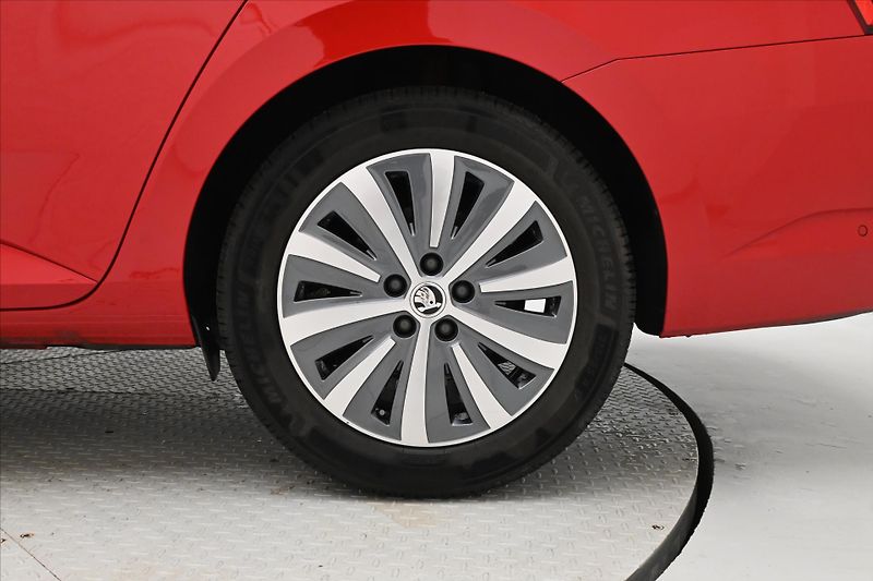 Škoda Superb 2,0 TDI 110kW Style DSG Záruka - fotka 33 z 33