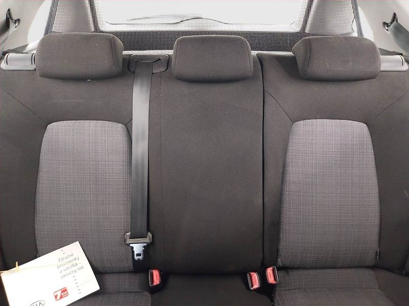 Kia Ceed (2010) 1.6 CVVT, Serv.kniha, po STK - fotka 10 z 16