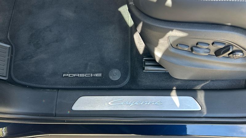 Porsche Cayenne (2026) E-Hybrid Coupé - fotka 22 z 30