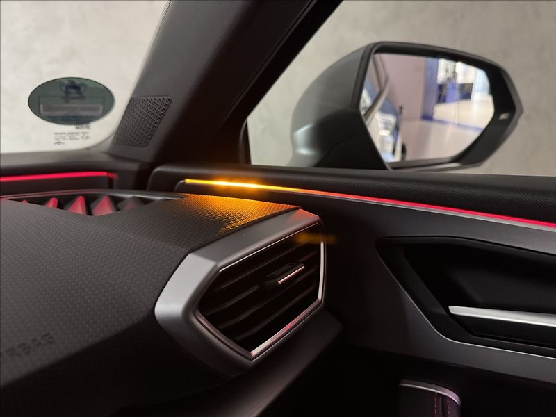 Seat Leon 1,4 TSi  e-Hybrid FR Line LED - fotka 28 z 50