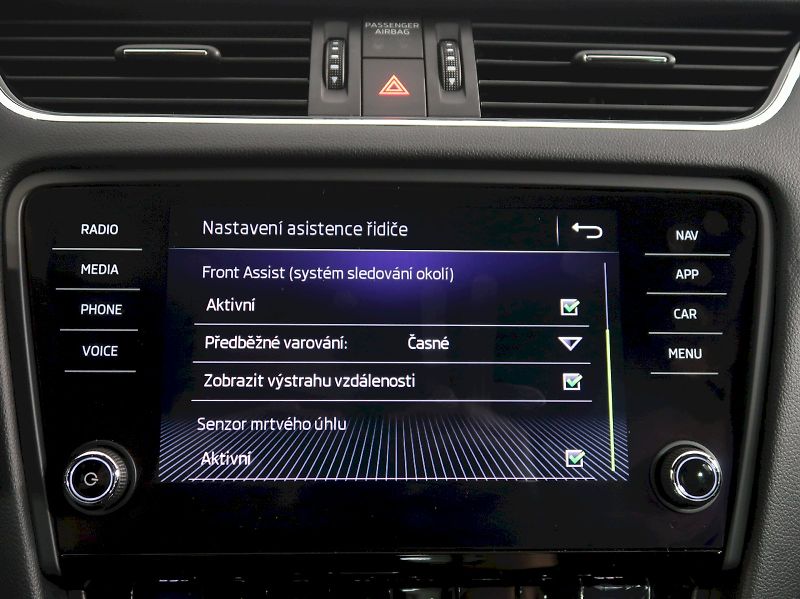 Škoda Octavia (2019) LAURIN&KLEMENT 2.0TDI 110KW DS - fotka 31 z 48