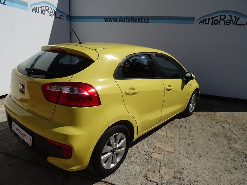 Kia Rio (2017) 1.2i,61kW,1majČR,S.kni,ALU - fotka 4 z 22
