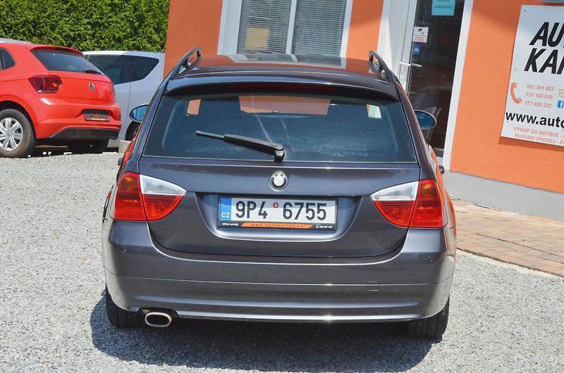 BMW Řada 3 (2008) 318i 105kW Touring / TAŽNÉ - fotka 5 z 31