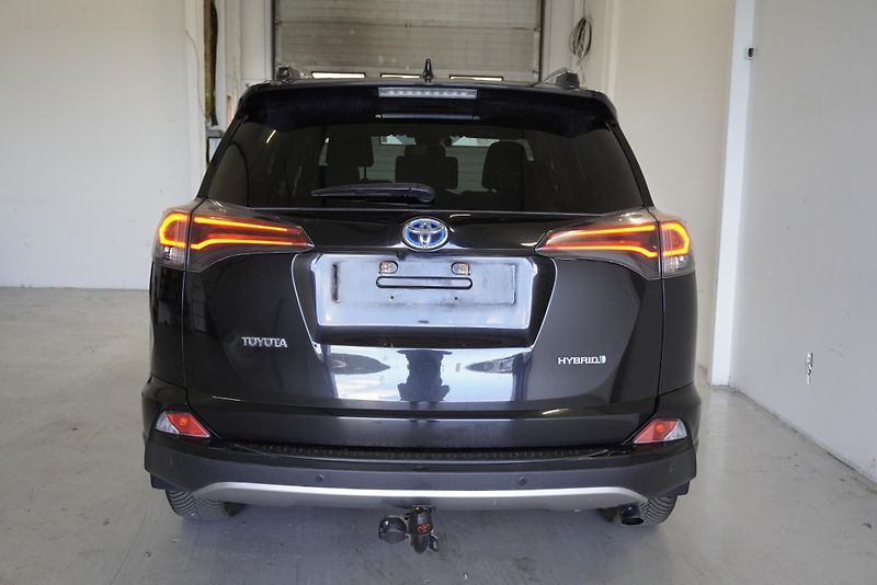 Toyota RAV4 2.5 HYBRID EXECUTIVE 4WD AUT. - fotka 6 z 28
