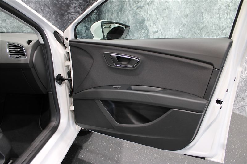 Seat Leon 1,4 TGi Style LED CZ původ - fotka 10 z 29