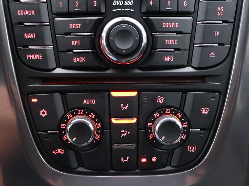 Opel Astra 1.7 CDTi 81kW Cosmo tažné - fotka 16 z 24