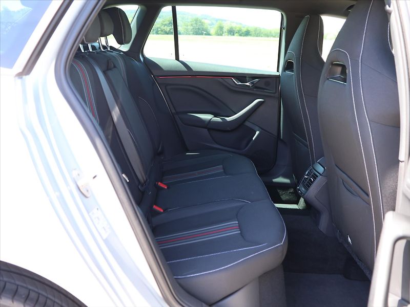 Škoda Kamiq 1,5 TSi Monte Carlo DSG 1maj. - fotka 21 z 30