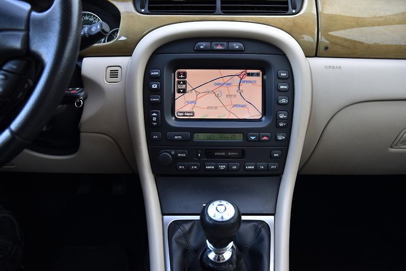 Jaguar X-Type 3.0 V6 AWD,MANUÁL,NAV,KŮŽE,ALU - fotka 18 z 44