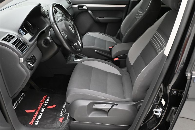 Volkswagen Touran 2,0 TDI 103kW DSG 7 míst Nová - fotka 14 z 31