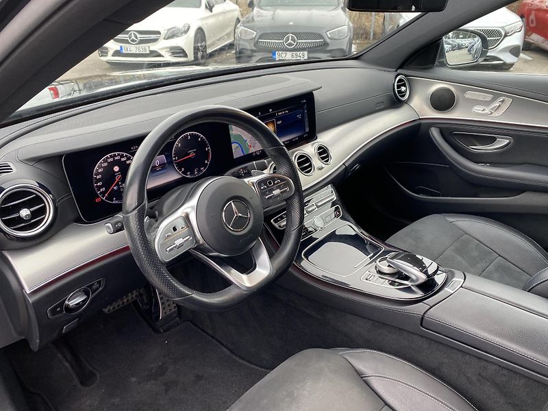Mercedes-Benz Třídy E E 220d 4M AMG - fotka 9 z 23