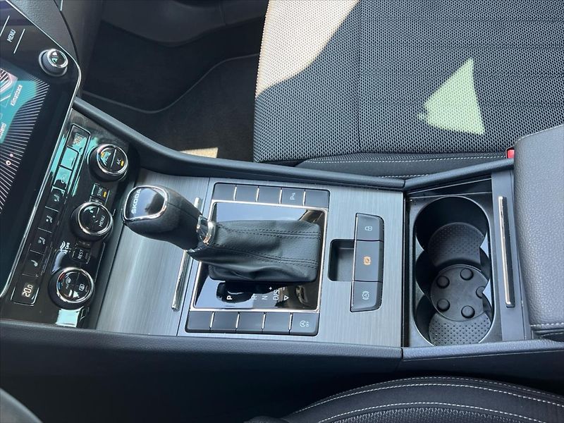 Škoda Superb 2,0 TDi 110kW 7DSG STYLE  REZE - fotka 18 z 27