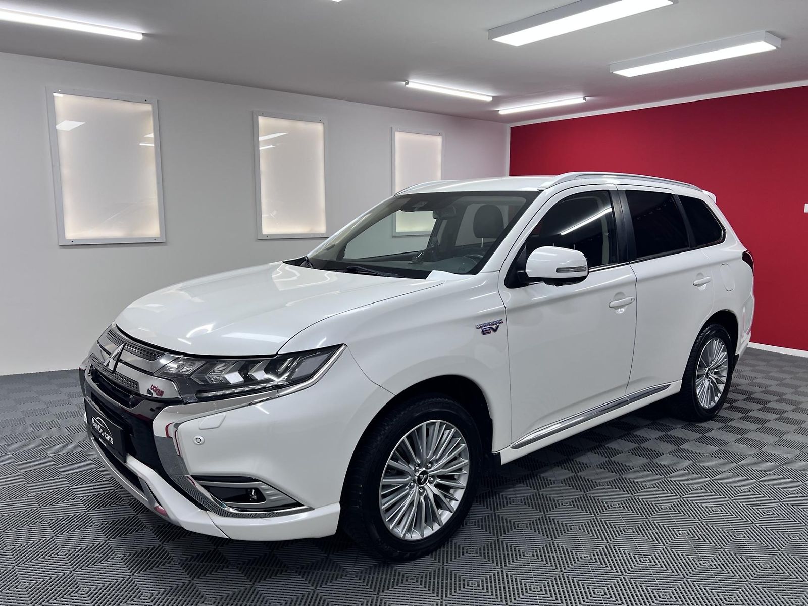 Mitsubishi Outlander 2,4 PHEV 165 kW 4x4