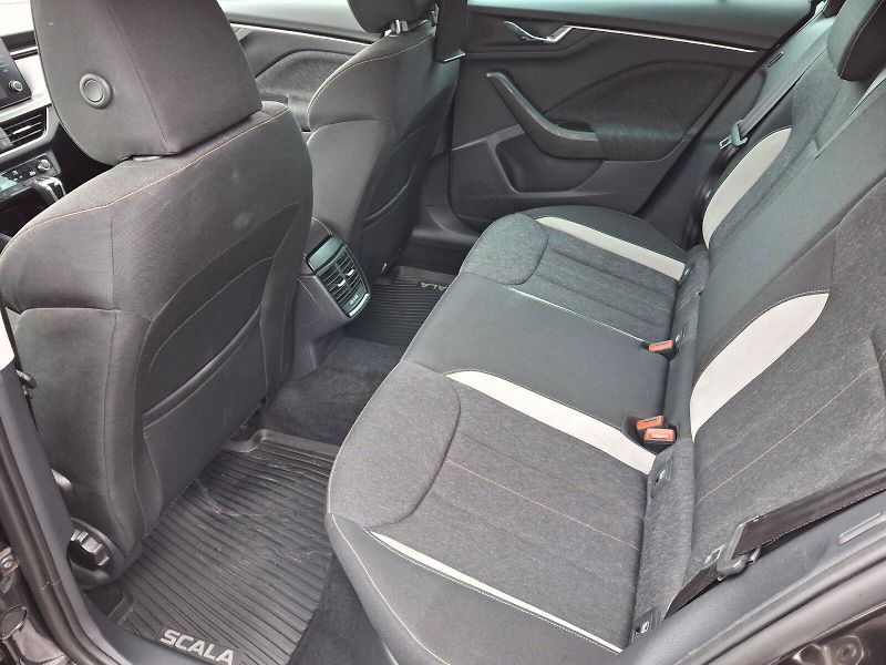 Škoda Scala (2023) Style DSG 1,5TSi 110kW - fotka 7 z 33